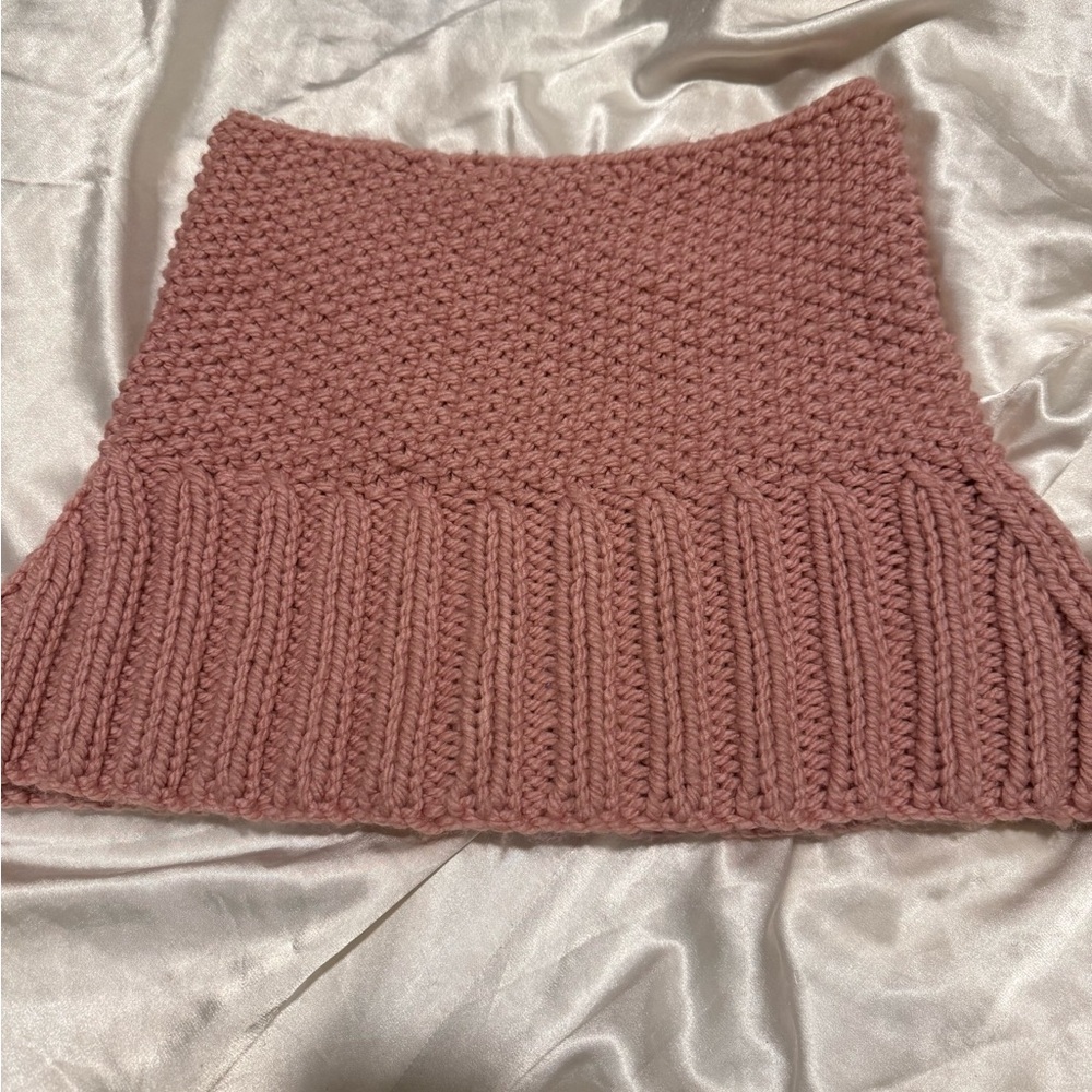 Elegant Pink Knit Infinity Scarf - Picture 3 of 6